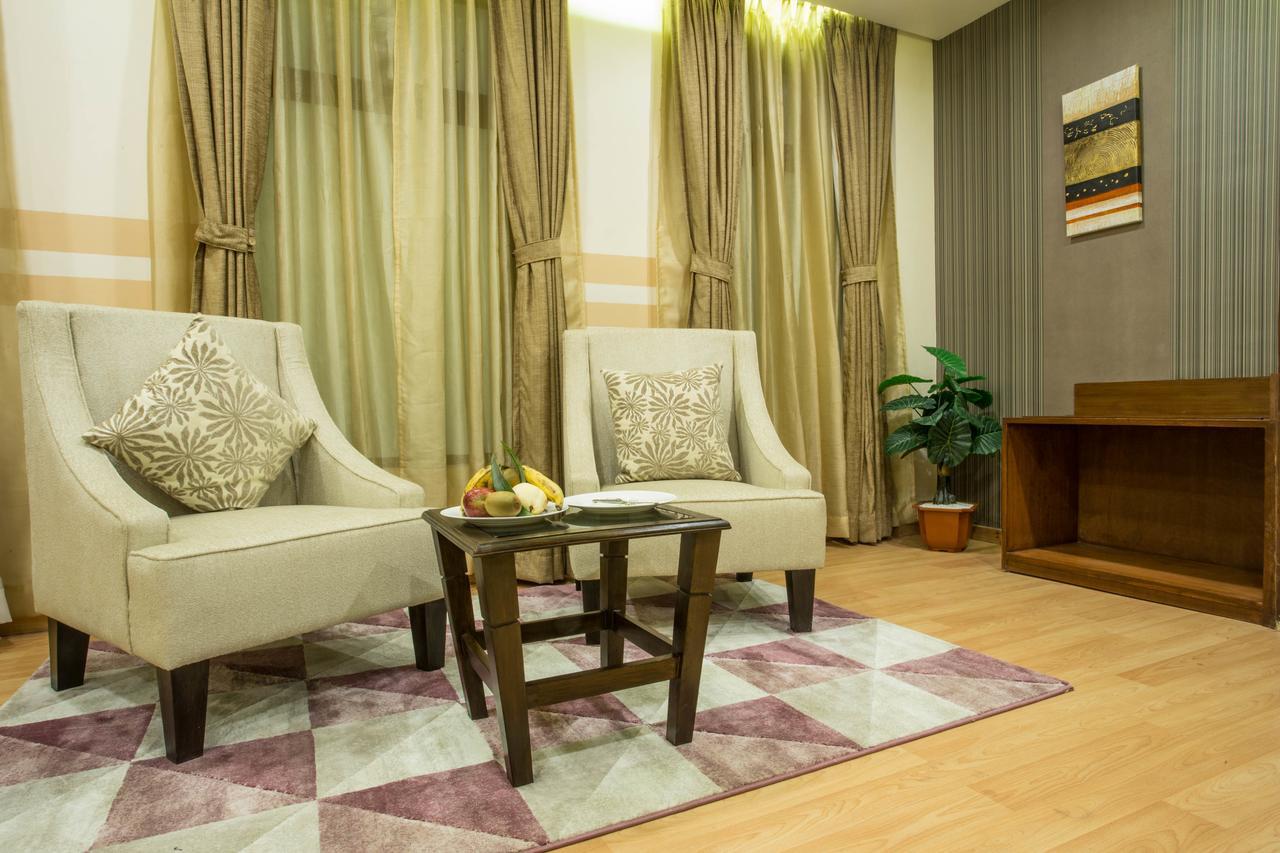 Yatri Suites And Spa Катманду Экстерьер фото