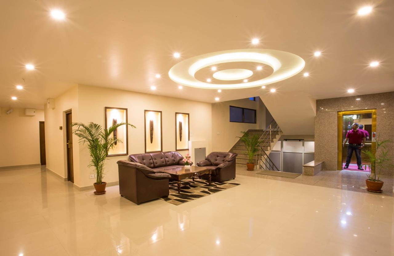 Yatri Suites And Spa Катманду Экстерьер фото