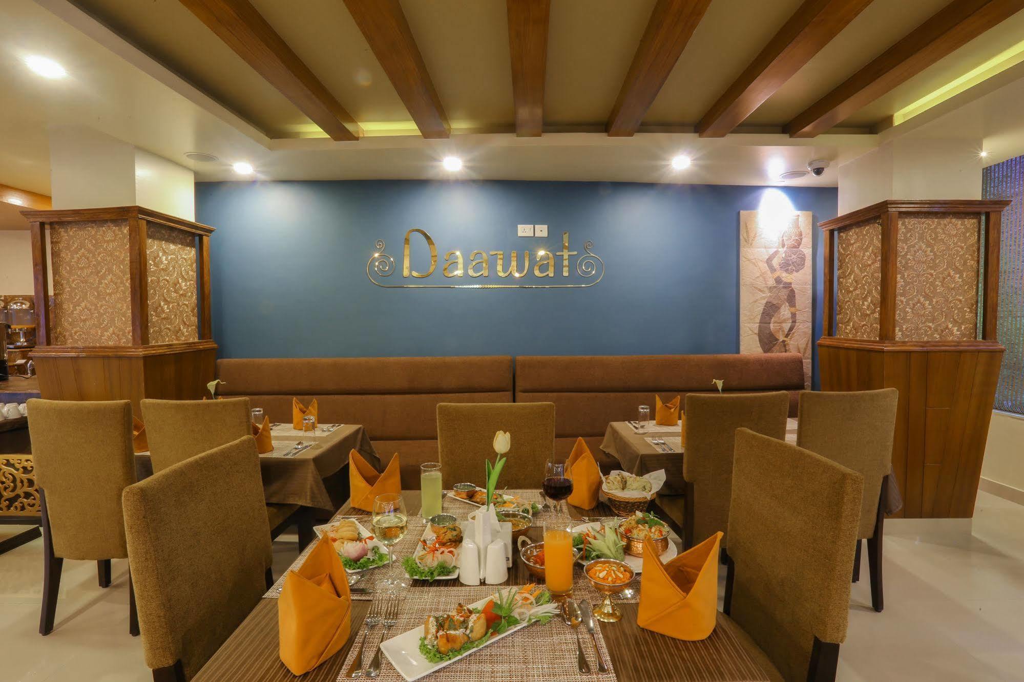Yatri Suites And Spa Катманду Экстерьер фото