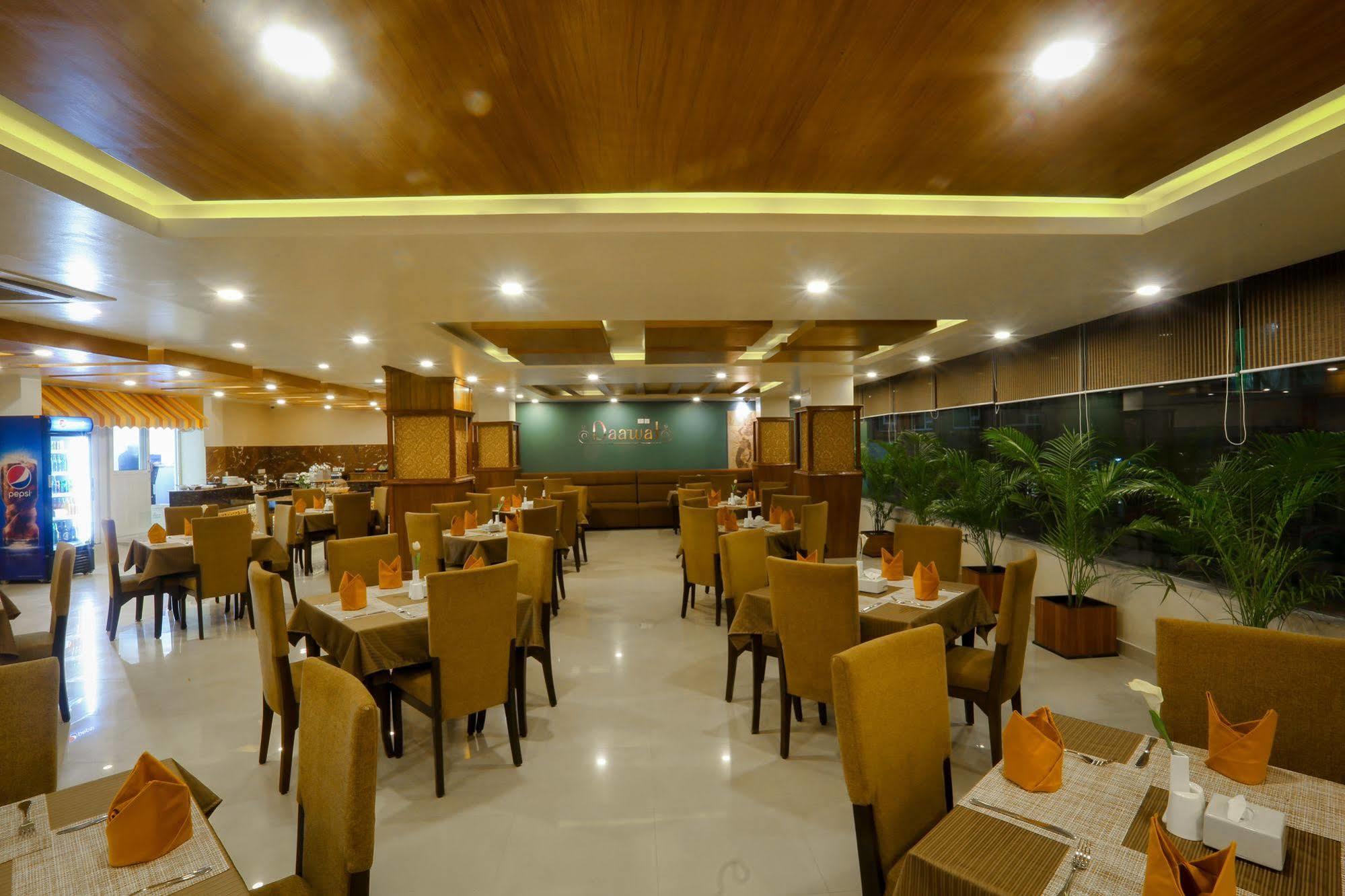 Yatri Suites And Spa Катманду Экстерьер фото